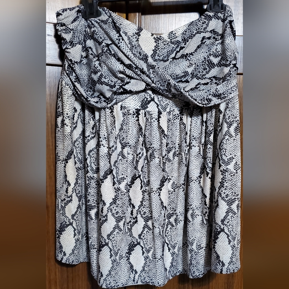 Torrid Strapless Top Sz 2 (XXL)